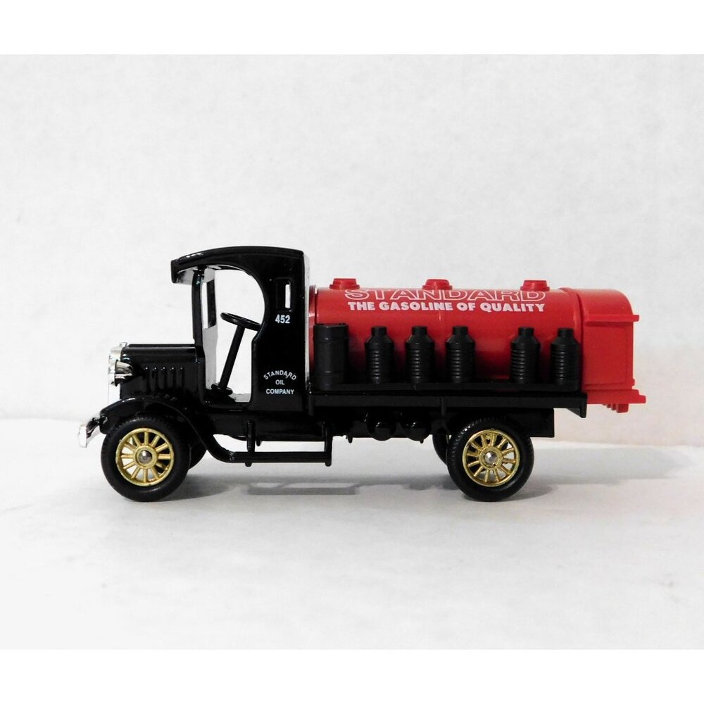 Chevron Red Crown 1927 Gas Truck Diecast Lledo - Picture 8 of 11